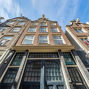 dam-square-apts.amsterdamhotelsnl.com/